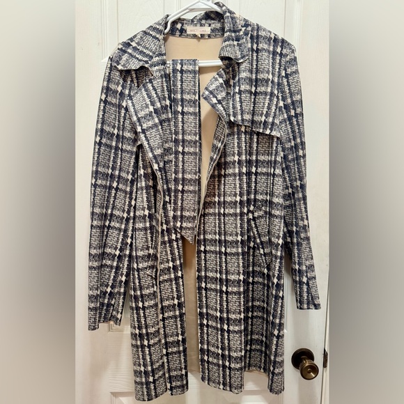 Solitaire Black and Cream Trench Coat - Picture 6 of 9